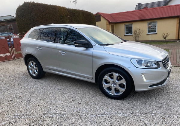 Volvo XC 60 cena 79999 przebieg: 125000, rok produkcji 2017 z Staszów małe 781